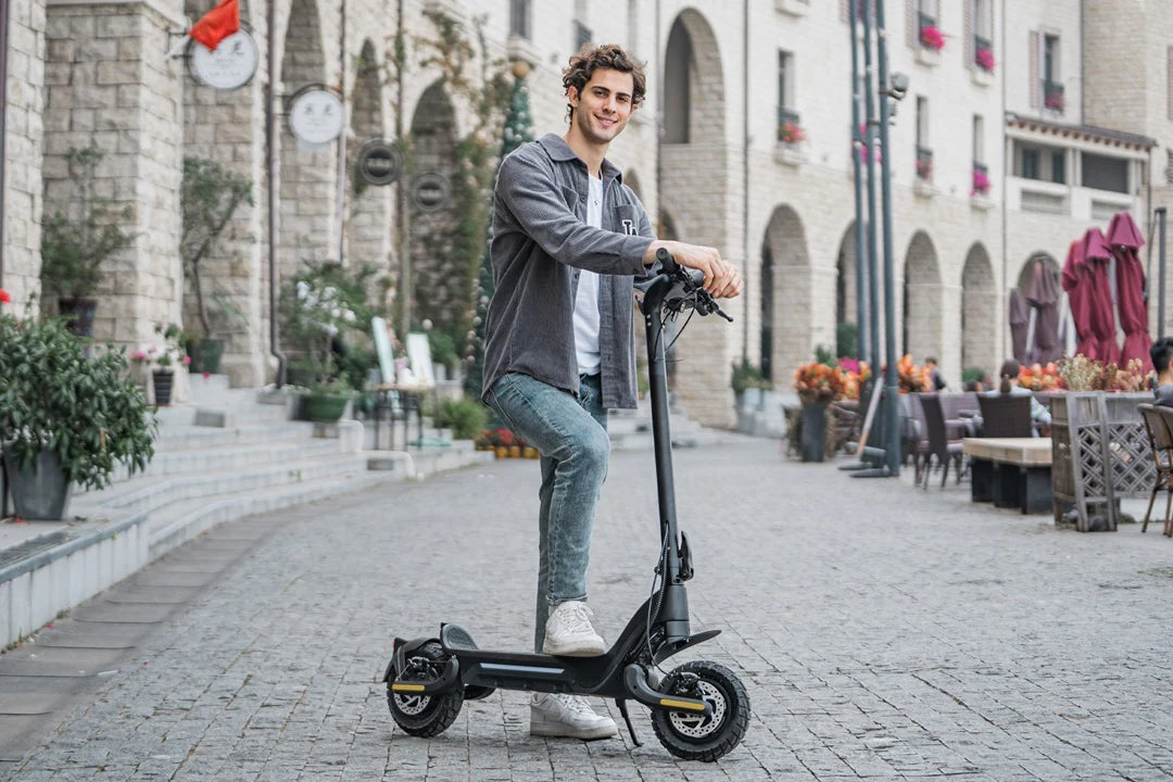 HEZZO F5 Dual Motor Off-road Electric Scooter 1600W High-Performance Motor 48V 18Ah Lithium Battery