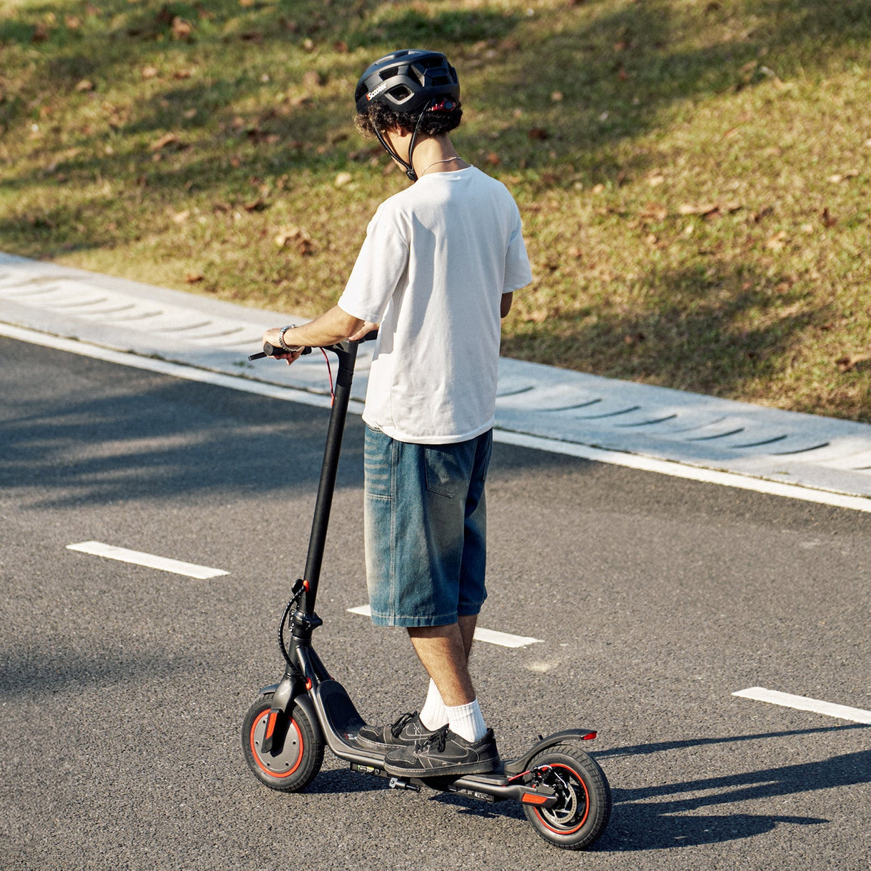 IScooter i9M 35kmh 500W Motor Power 10 inches Pneumatic Tires Foldable Commuting Electric Scooter
