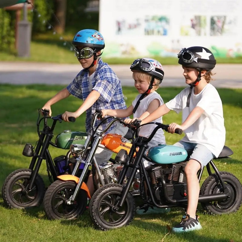 The children's electric motorcycle HYPER GOGO Crusier 12 has an engine of 160W and a battery of 22.2V 5.2Ah